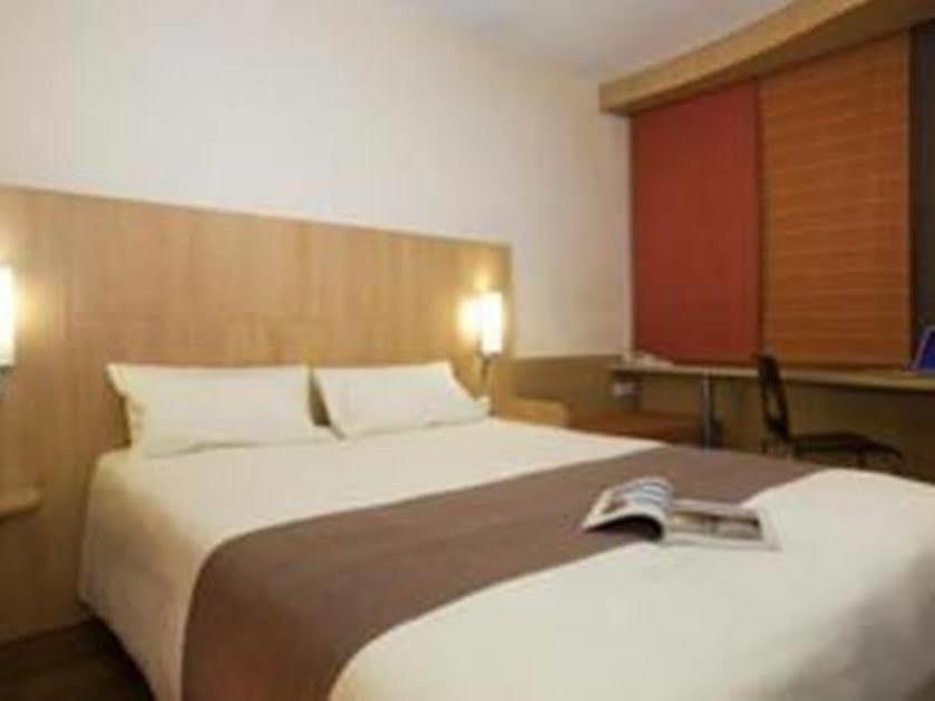Ibis Manchester Centre Princess Street Exterior photo